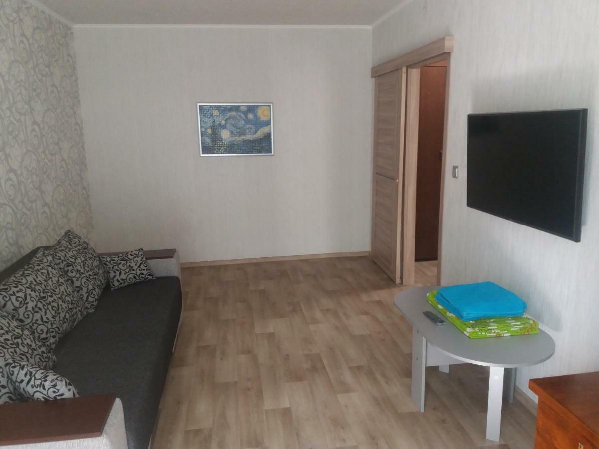 Сozy Appartment Near Metro Station "23 Avgusta" ハルキウ エクステリア 写真